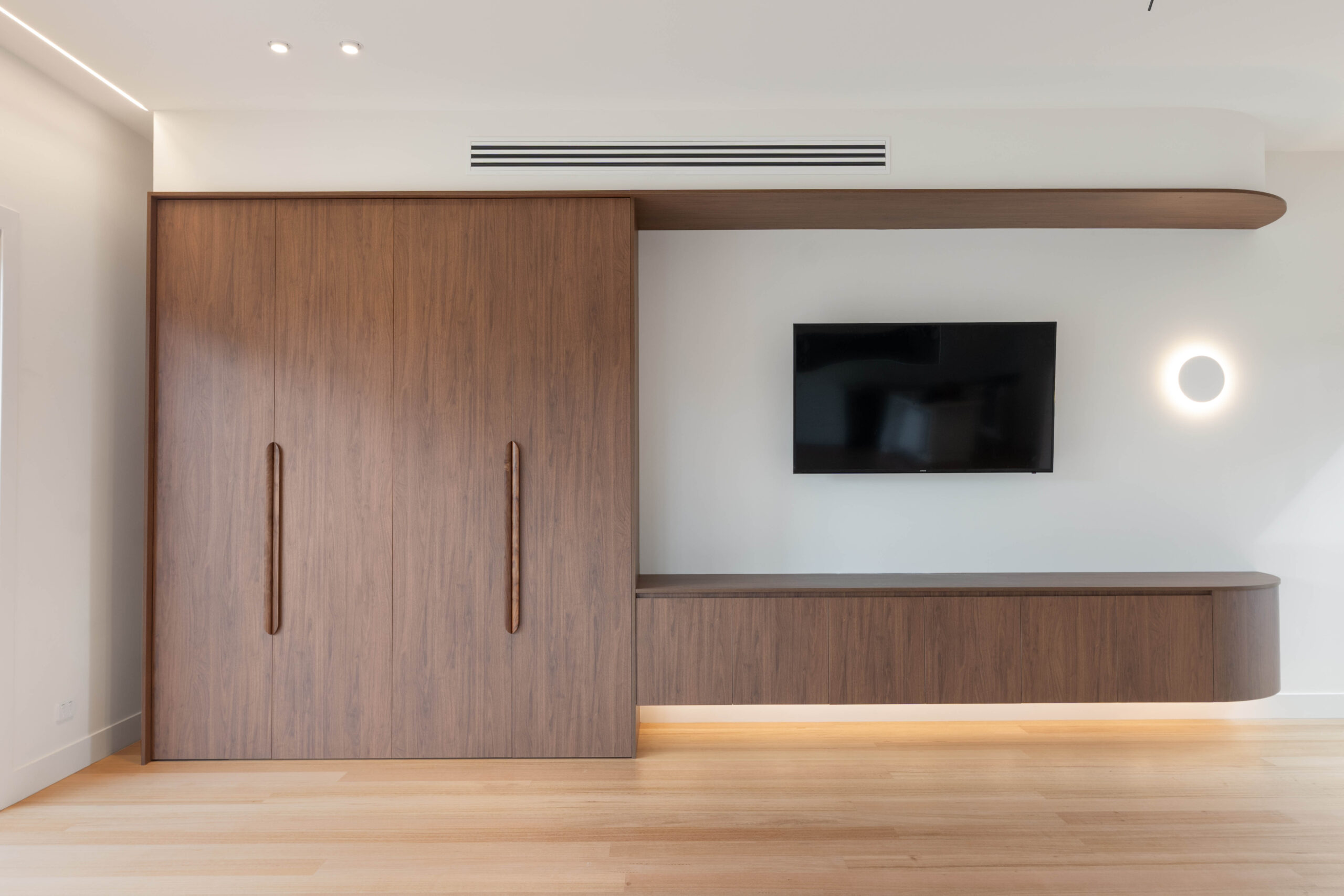 modern extension by Vivid Build on art deco hughesdale property